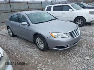 2013 Chrysler 200 LX with VIN 1C3CCBAB9DN641130, listed as a IAAI auction lot 41714609 with 175,465 mi miles. Bid and sale history available at carsss.com. Image 1.
