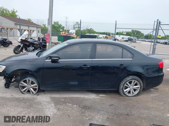 2013 Volkswagen Jetta SE с VIN 3VWDP7AJXDM359918, выставлен на аукционе IAAI как лот 42551690 с пробегом 187 957 миль миль и . История ставок и продаж доступна на DreamBid. Изображение 15.