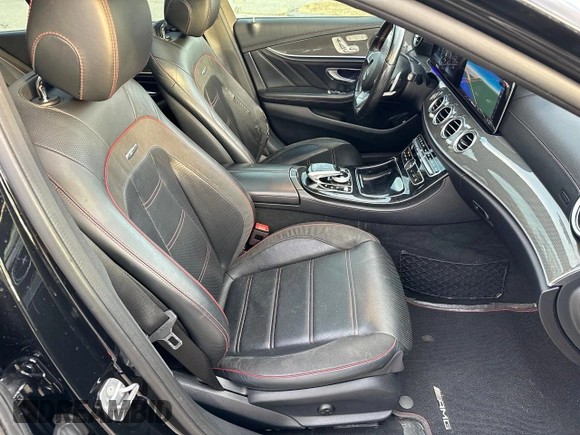 2018 Mercedes-Benz E-Class AMG E 43 with VIN WDDZF6EB0JA401827, listed as a Copart auction lot 83438774 with 63,195 mi miles and Clean Title. Bid and sale history available at carsss.com. Image 5.