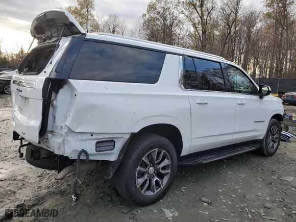 2021 Chevrolet Suburban LT with VIN 1GNSKCKD4MR350647, listed as a Copart auction lot 81845574 with 1,588 mi miles and Salvage Title. Bid and sale history available at carsss.com. Image 3.