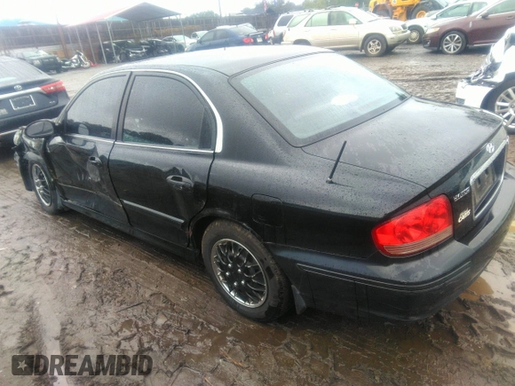 2002 Hyundai Sonata with VIN KMHWF25S32A536478, listed as a IAAI auction lot 40368380 with 80,952 mi miles. Bid and sale history available at carsss.com. Image 3.