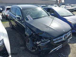 2022 Mercedes-Benz GLC with VIN W1N0G8DB7NG055252, listed as a IAAI auction lot 41457522 with 37,964 mi miles. Bid and sale history available at carsss.com. Image 1.