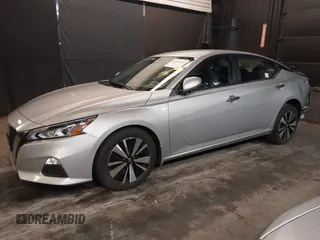 2022 Nissan Altima 2.5 SV with VIN 1N4BL4DV0NN312574, listed as a IAAI auction lot 41834345 with 27,238 mi miles. Bid and sale history available at carsss.com. Image 2.