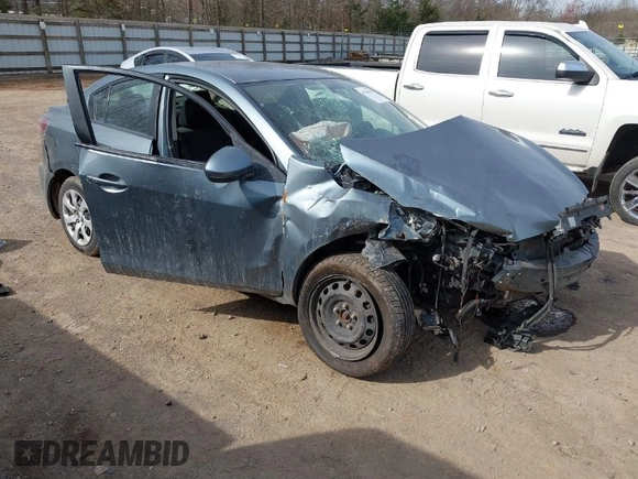 2013 Mazda Mazda3 i Sport with VIN JM1BL1U79D1739185, listed as a IAAI auction lot 41700135 with 300,823 mi miles. Bid and sale history available at carsss.com. Image 1.