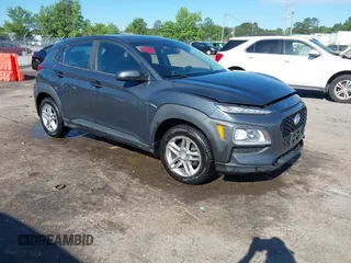 2018 Hyundai Kona SE с VIN KM8K12AAXJU181221, выставлен на аукционе IAAI как лот 42205275 с пробегом 64 006 миль миль и . История ставок и продаж доступна на DreamBid. Изображение 1.