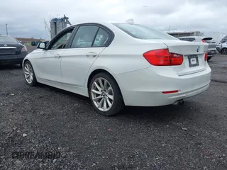 2012 BMW 3 Series 328i с VIN WBA3A5C57CF341151, выставлен на аукционе IAAI как лот 42259279 с пробегом 70 035 миль миль и . История ставок и продаж доступна на DreamBid. Изображение 3.