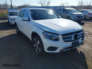 2016 Mercedes-Benz GLC with VIN WDC0G4KB2GF053060, listed as a IAAI auction lot 41764090 with 50,617 mi miles. Bid and sale history available at carsss.com. Image 1.