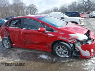 2011 Toyota Prius I with VIN JTDKN3DU3B0304788, listed as a IAAI auction lot 41731531 with 105,000 mi miles. Bid and sale history available at carsss.com. Image 6.