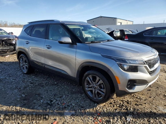 2021 Kia Seltos S with VIN KNDEU2AA7M7053823, listed as a Copart auction lot 49922315 with 51,701 mi miles and Salvage Title. Bid and sale history available at DreamBid. Image 4.