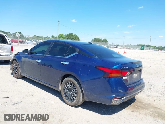 2020 Nissan Altima S with VIN 1N4BL4BV3LC232567, listed as a IAAI auction lot 39725803 with 119,540 mi miles and . Bid and sale history available at DreamBid. Image 3.