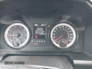 2022 Ram 1500 Tradesman z VIN 3C6RR6KG2NG205761, wystawiony jako IAAI lot #41921231 z przebiegiem 40 347 mil mil oraz . Historia ofert i sprzedaży dostępna na DreamBid. Obrazek 7.