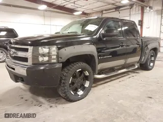 2007 Chevrolet Silverado 1500 LT w/1LT with VIN 3GCEK13M57G510256, listed as a IAAI auction lot 41690398 with 256,980 mi miles. Bid and sale history available at carsss.com. Image 22.