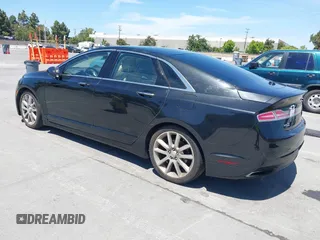 2015 Lincoln MKZ Hybrid z VIN 3LN6L2LU2FR614175, wystawiony jako IAAI lot #42381184 z przebiegiem 221 943 mil mil oraz . Historia ofert i sprzedaży dostępna na DreamBid. Obrazek 3.