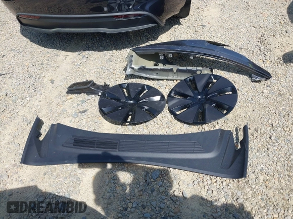 2024 Tesla Model 3 with VIN 5YJ3E1EA7RF863382, listed as a IAAI auction lot 41780246 with 1,294 mi miles and . Bid and sale history available at DreamBid. Image 20.