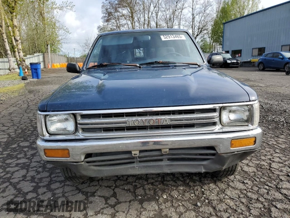 1990 Toyota Pickup DX с VIN JT4RN81P7L5065454, выставлен на аукционе Copart как лот 52913465 с пробегом 366 591 миль миль и Списание • Salvage title. История ставок и продаж доступна на DreamBid. Изображение 5.