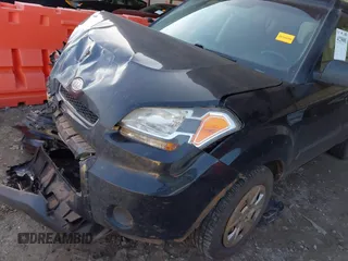 2011 Kia Soul with VIN KNDJT2A17B7733770, listed as a IAAI auction lot 41250008 with 182,515 mi miles. Bid and sale history available at carsss.com. Image 6.