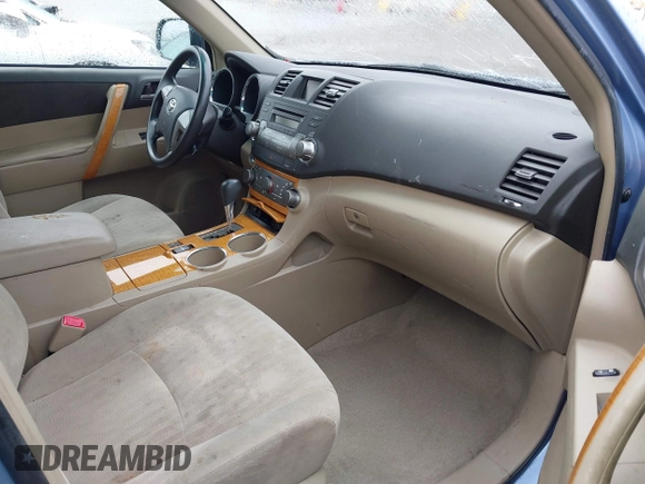 2008 Toyota Highlander Hybrid with VIN JTEEW41A782008949, listed as a IAAI auction lot 41782600 with 109,011 mi miles. Bid and sale history available at carsss.com. Image 5.