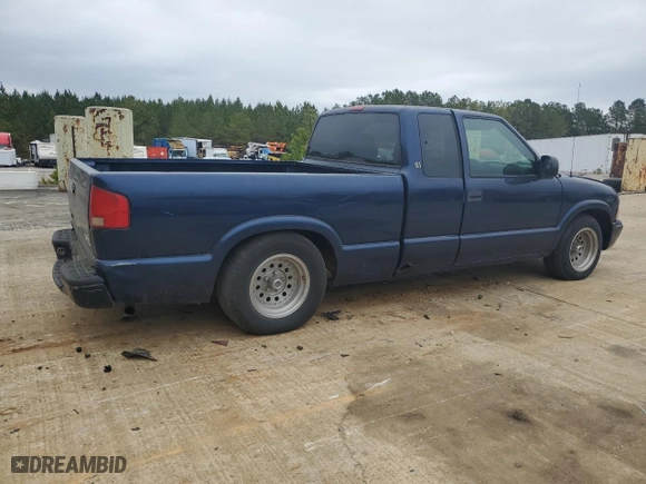 2003 GMC Sonoma SLS with VIN 1GTCS19XX38283560, listed as a Copart auction lot 44261795 with NaN miles and Clean Title. Bid and sale history available at carsss.com. Image 3.