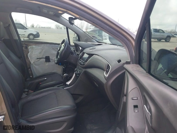 2021 Chevrolet Trax LT with VIN KL7CJLSB4MB355898, listed as a IAAI auction lot 41515176 with 72,227 mi miles. Bid and sale history available at carsss.com. Image 5.