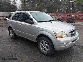 2009 Kia Sorento LX with VIN KNDJD735695888603, listed as a IAAI auction lot 41424007 with 201,152 mi miles. Bid and sale history available at carsss.com. Image 1.