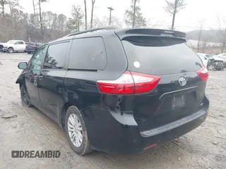 2017 Toyota Sienna XLE Auto Access Seat with VIN 5TDYZ3DC4HS784545, listed as a IAAI auction lot 41427309 with 85,244 mi miles. Bid and sale history available at carsss.com. Image 14.