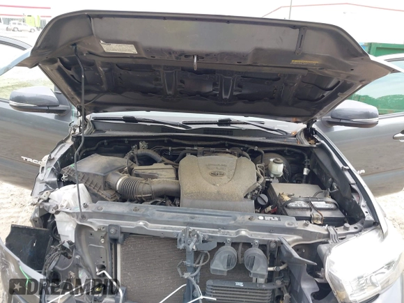 2017 Toyota Tacoma SR5 with VIN 3TMAZ5CN7HM026618, listed as a IAAI auction lot 42033682 with 96,430 mi miles and . Bid and sale history available at carsss.com. Image 10.
