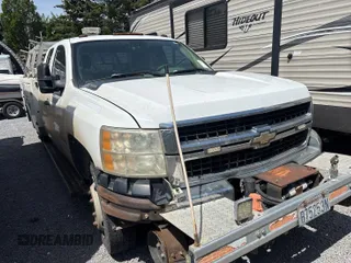 2009 Chevrolet Silverado 3500HD with VIN 1GBHK79K79E156633, listed as a IAAI auction lot 42610304 with Not provided miles and . Bid and sale history available at DreamBid. Image 9.