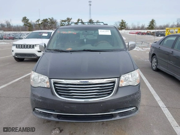 2015 Chrysler Town & Country Touring-L with VIN 2C4RC1CG4FR620989, listed as a IAAI auction lot 41407089 with 146,589 mi miles. Bid and sale history available at carsss.com. Image 12.