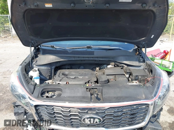 2019 Kia Sorento LX with VIN 5XYPG4A32KG538030, listed as a IAAI auction lot 41628882 with 120,392 mi miles. Bid and sale history available at carsss.com. Image 10.