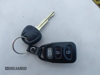 2008 Hyundai Elantra GLS z VIN KMHDU46D38U428605, wystawiony jako IAAI lot #42475285 z przebiegiem 192 634 mil mil oraz . Historia ofert i sprzedaży dostępna na DreamBid. Obrazek 11.