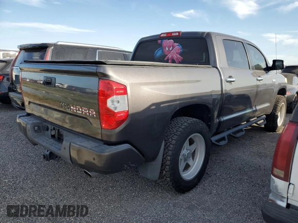2016 Toyota Tundra Platinum z VIN 5TFGW5F11GX211574, wystawiony jako Copart lot #75138854 z przebiegiem 58 044 mil mil oraz Szkoda całkowita • Salvage title. Historia ofert i sprzedaży dostępna na DreamBid. Obrazek 3.