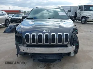 2016 Jeep Cherokee Latitude with VIN 1C4PJLCS2GW190322, listed as a IAAI auction lot 41290901 with 118,513 mi miles. Bid and sale history available at carsss.com. Image 13.