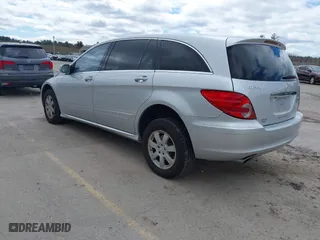 2007 Mercedes-Benz R-Class 3.5L with VIN 4JGCB65E57A052688, listed as a IAAI auction lot 42062948 with 142,440 mi miles. Bid and sale history available at carsss.com. Image 3.