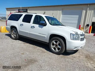 2008 Chevrolet Suburban LTZ with VIN 3GNFC16J08G157677, listed as a IAAI auction lot 41810860 with 267,526 mi miles. Bid and sale history available at carsss.com. Image 1.