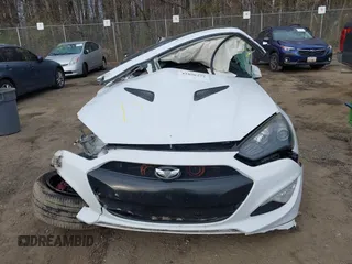 2014 Hyundai Genesis Coupe 3.8 Ultimate with VIN KMHHU6KJ3EU118037, listed as a IAAI auction lot 41898372 with 1 mi miles. Bid and sale history available at carsss.com. Image 11.