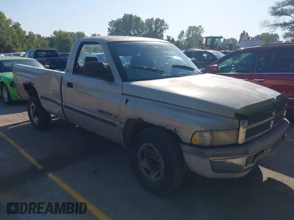 1999 Dodge Ram 2500 with VIN 3B7KC26Z0XM520322, listed as a IAAI auction lot 40486572 with 193,207 mi miles. Bid and sale history available at carsss.com. Image 1.