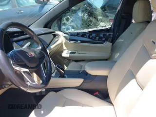 2019 Cadillac XT5 FWD z VIN 1GYKNARS1KZ235083, wystawiony jako IAAI lot #42002995 z przebiegiem 117 430 mil mil oraz . Historia ofert i sprzedaży dostępna na DreamBid. Obrazek 5.