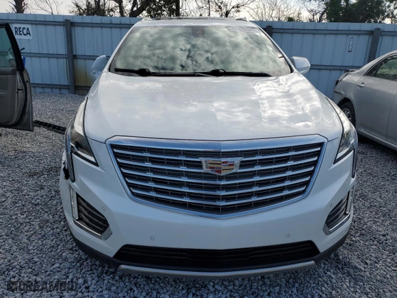 2017 Cadillac XT5 Platinum AWD with VIN 1GYKNFRS8HZ118378, listed as a Copart auction lot 89376565 with 33,792 mi miles and Salvage Title. Bid and sale history available at carsss.com. Image 5.