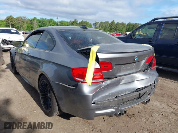 2010 BMW 3 Series z VIN WBSWD9C55AP362868, wystawiony jako IAAI lot #42265289 z przebiegiem 110 486 mil mil oraz . Historia ofert i sprzedaży dostępna na DreamBid. Obrazek 6.