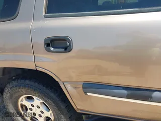 2004 Chevrolet Tahoe LT with VIN 1GNEC13Z04R118619, listed as a IAAI auction lot 42037638 with 234,472 mi miles. Bid and sale history available at carsss.com. Image 6.