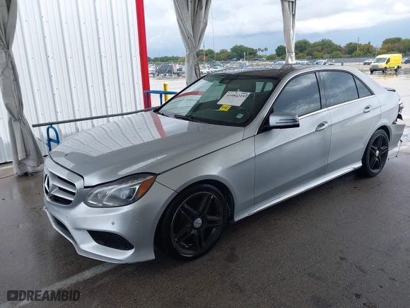 2014 Mercedes-Benz E-Class E 350 Luxury with VIN WDDHF8JB1EA816030, listed as a IAAI auction lot 41984219 with 117,790 mi miles. Bid and sale history available at carsss.com. Image 2.