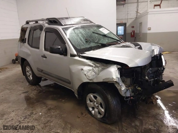 2011 Nissan Xterra Pro-4X with VIN 5N1AN0NW5BC523207, listed as a IAAI auction lot 41485885 with 167,577 mi miles. Bid and sale history available at carsss.com. Image 1.