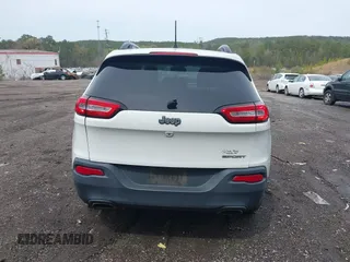 2017 Jeep Cherokee Altitude z VIN 1C4PJLAS8HW663337, wystawiony jako IAAI lot #41872749 z przebiegiem 188 153 mil mil oraz . Historia ofert i sprzedaży dostępna na DreamBid. Obrazek 16.