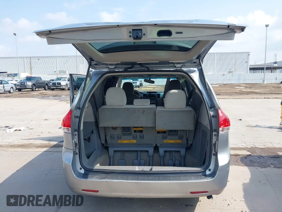 2014 Toyota Sienna LE AAS with VIN 5TDKK3DC9ES501255, listed as a IAAI auction lot 42096386 with 347,364 mi miles and . Bid and sale history available at carsss.com. Image 17.