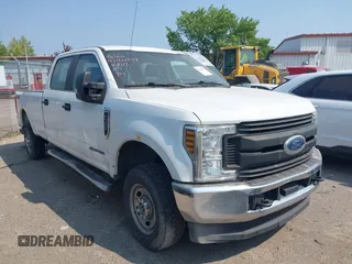 2019 Ford F-350 Platinum with VIN 1FT7W3BT4KED68113, listed as a IAAI auction lot 42420899 with 240,939 mi miles and . Bid and sale history available at DreamBid. Image 1.