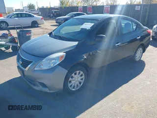 2012 Nissan Versa SV с VIN 3N1CN7AP0CL933099, выставлен на аукционе IAAI как лот 40835293 с пробегом 95 876 миль миль и . История ставок и продаж доступна на DreamBid. Изображение 2.