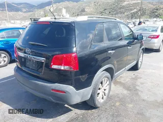 2011 Kia Sorento LX with VIN 5XYKT4A23BG055143, listed as a IAAI auction lot 42118676 with 174,268 mi miles. Bid and sale history available at carsss.com. Image 4.