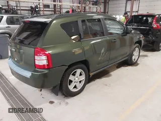 2008 Jeep Compass Sport with VIN 1J8FF47W28D534267, listed as a IAAI auction lot 42009243 with 122,720 mi miles and . Bid and sale history available at carsss.com. Image 4.