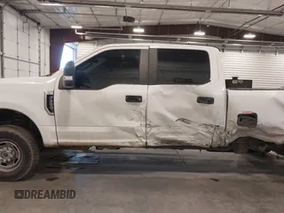 2018 Ford Super Duty F-250 SRW XL with VIN 1FT7W2B60JEC63345, listed as a IAAI auction lot 41159792 with 165,949 mi miles. Bid and sale history available at carsss.com. Image 15.