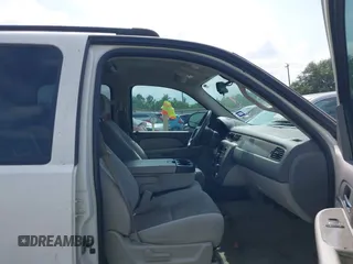 2009 Chevrolet Avalanche 1LT with VIN 3GNEC12079G239075, listed as a IAAI auction lot 42427400 with 227,766 mi miles and . Bid and sale history available at DreamBid. Image 5.